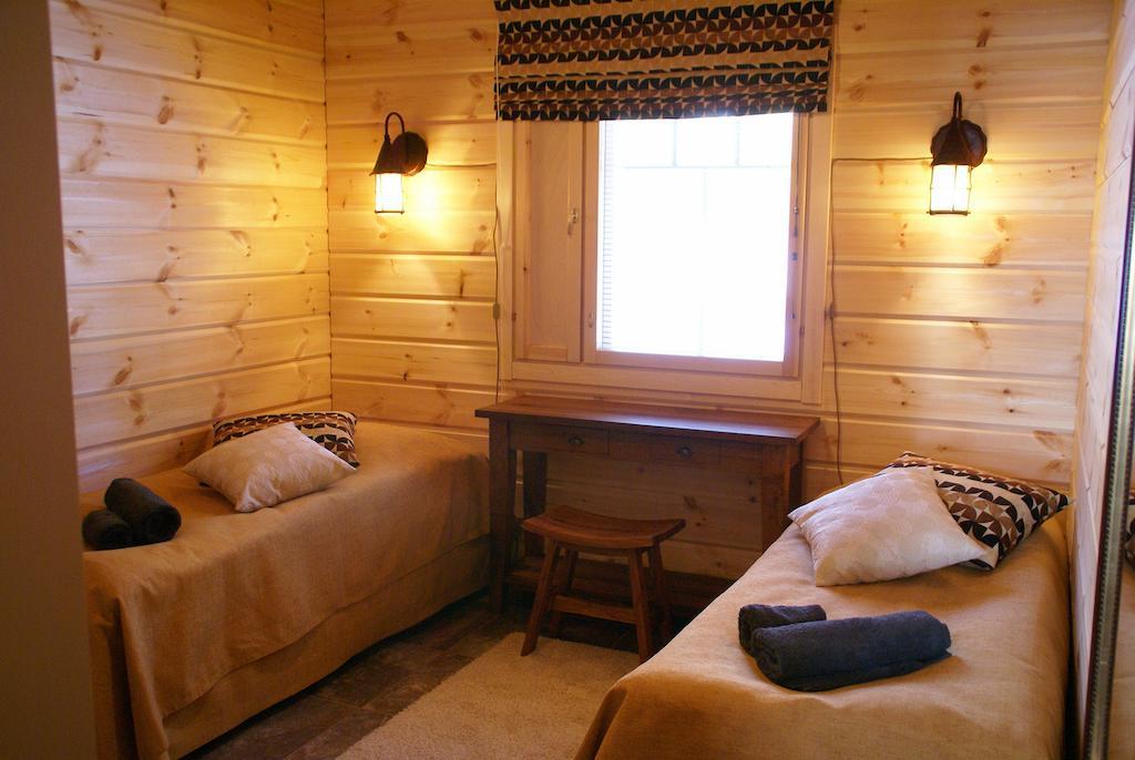 Kartanohotelli Satulinna Huvilat Hirvensalmi Chambre photo